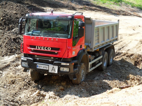 IVECO TRAKKER S3